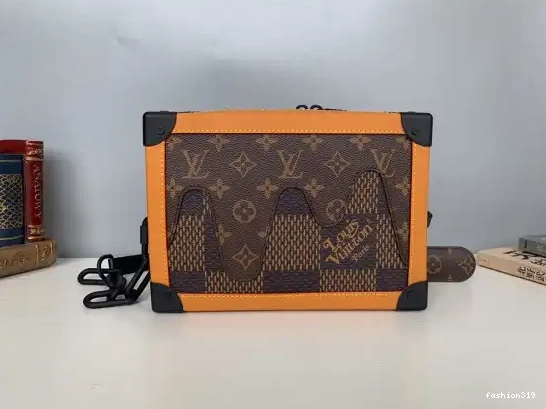 LOUIS VUITTON TRUNK SOFT 0404